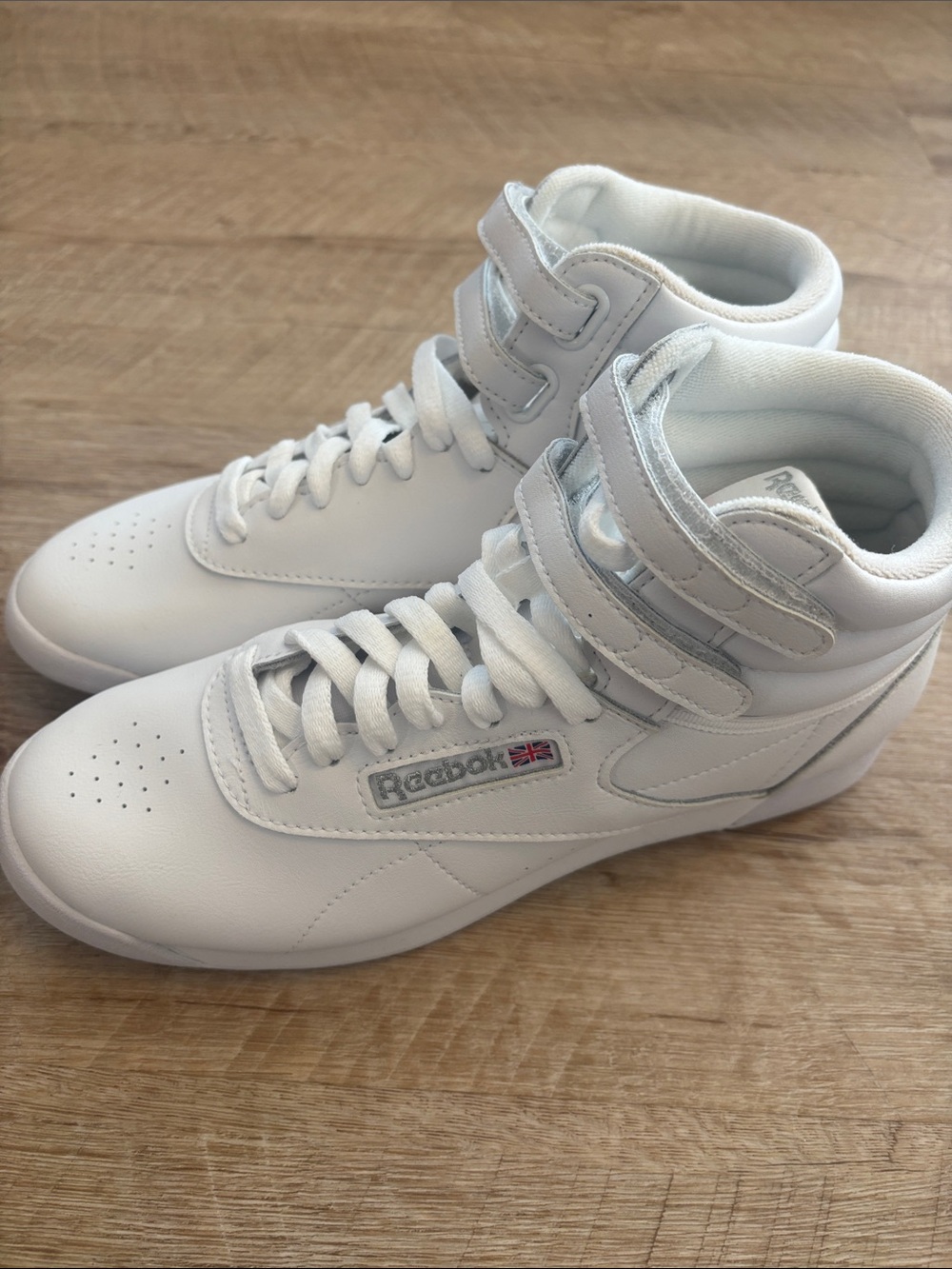 Reebok Womens White High-Top Velcro & Lace Sneakers